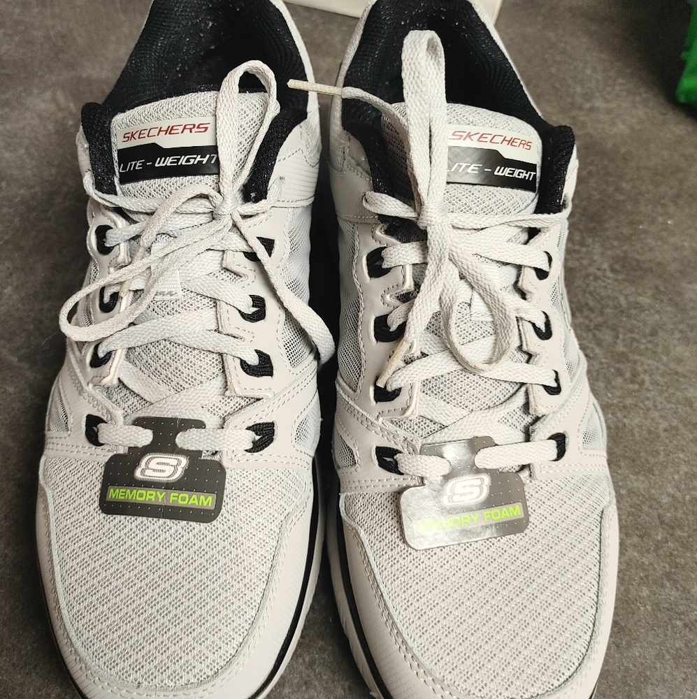 Skechers sneakers
